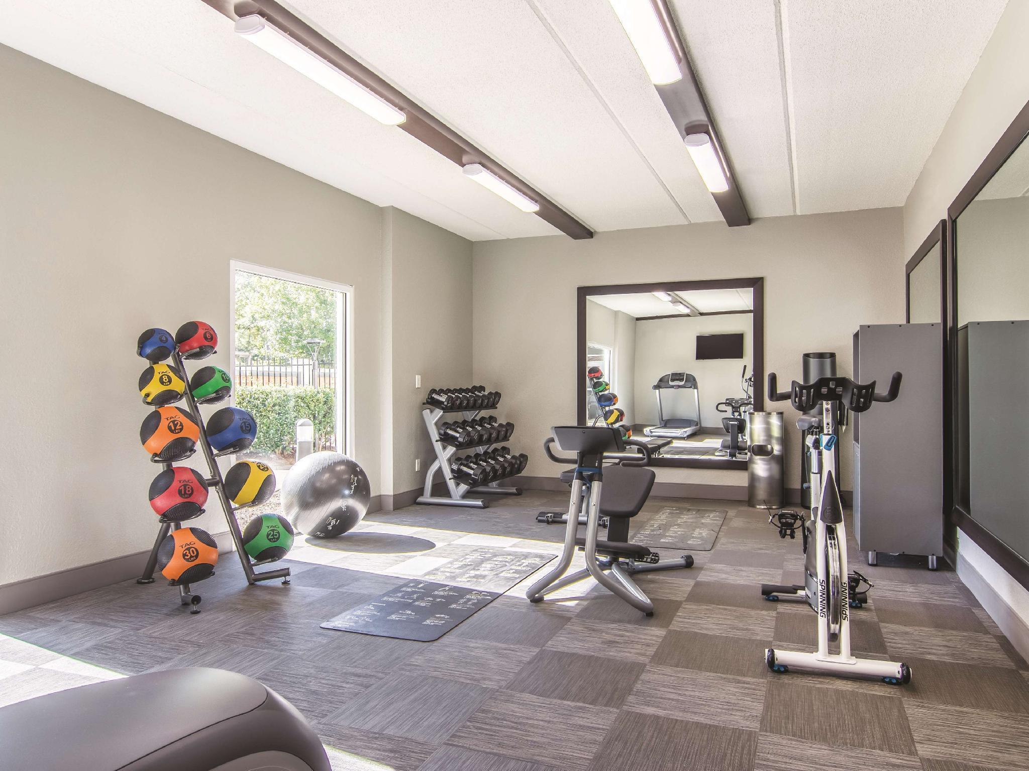 מלון סנדי ספרינגס La Quinta By Wyndham Atlanta Perimeter Medical מראה חיצוני תמונה