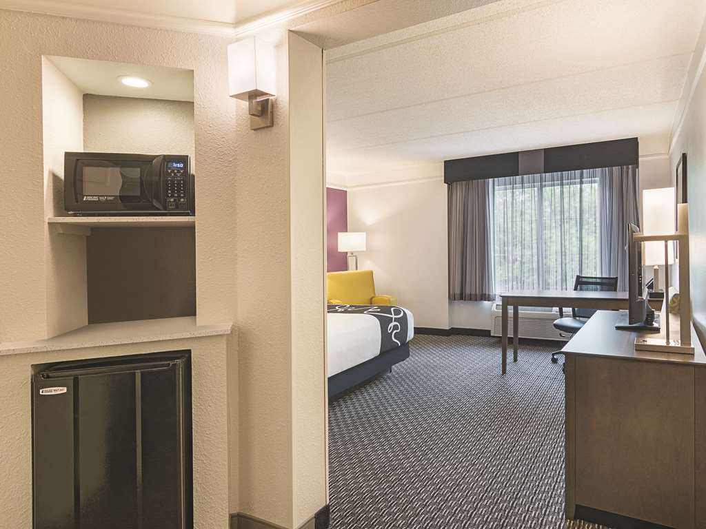 מלון סנדי ספרינגס La Quinta By Wyndham Atlanta Perimeter Medical חדר תמונה