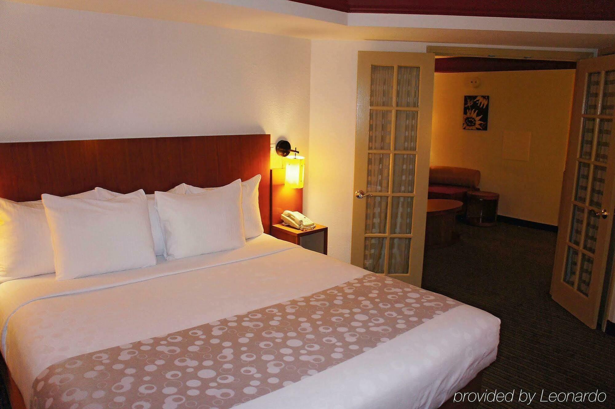 מלון סנדי ספרינגס La Quinta By Wyndham Atlanta Perimeter Medical מראה חיצוני תמונה